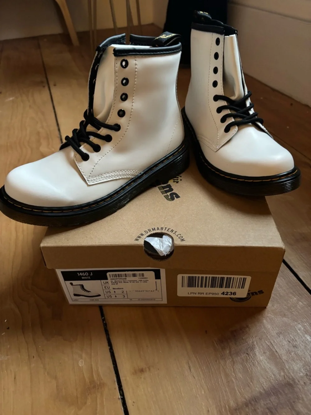 NWT/Box Kids Dr. Martens White Leather Lace-Up Combat Boots with Black Laces